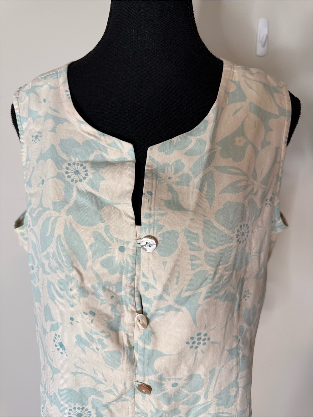 PINEAPPLE MOON Silk Button Down Top Sleeveless Tank Vest Cream Seafoam Large - Picture 3 of 8